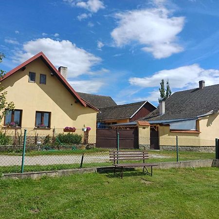 Ubytovani Dobesov Guest House Cernovice  Exterior photo